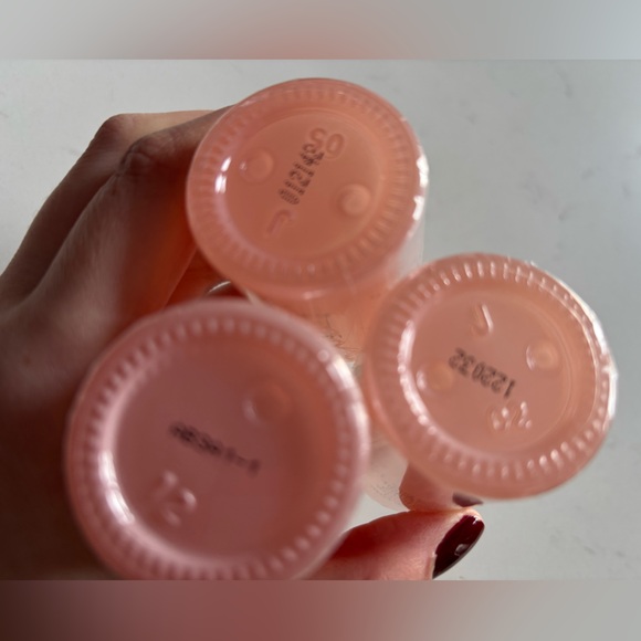 Vegamour Hair Gro Serum 1 Fl Oz (3 bottles) - Picture 3 of 5